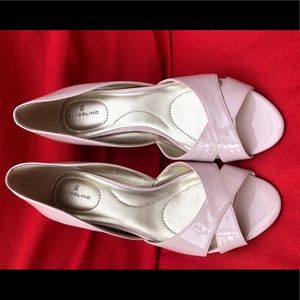 Bandolinos baby pink shoes